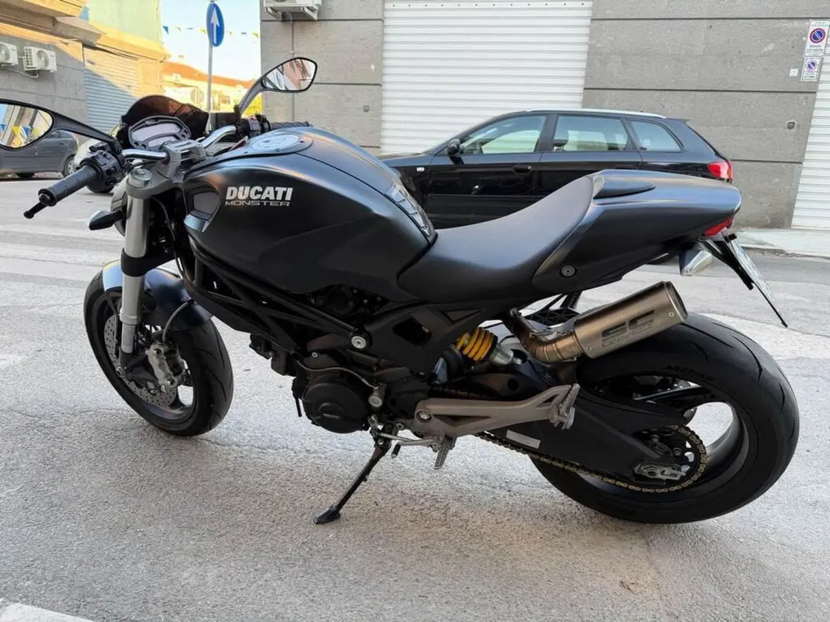 Ducati Monster 696 (2008 - 13) (9)