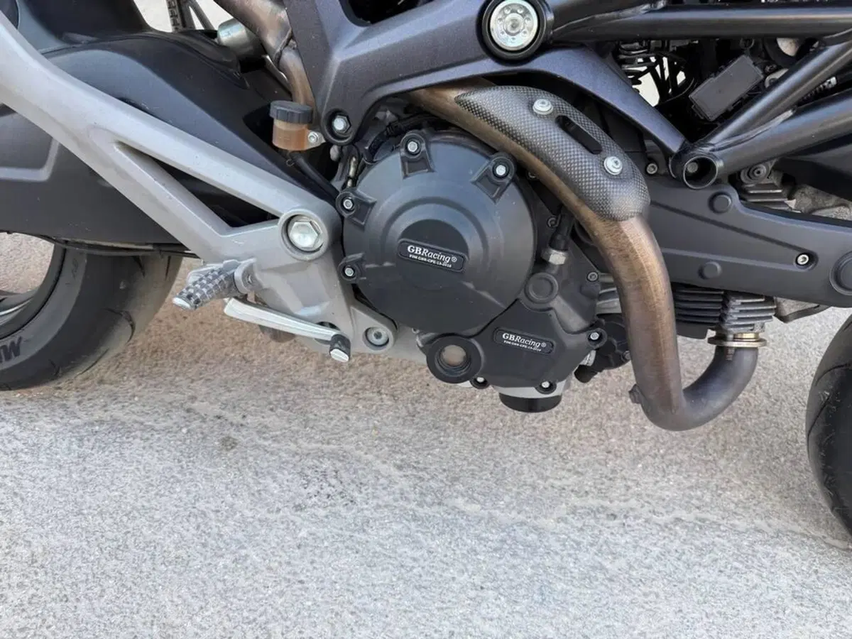 Ducati Monster 696 (2008 - 13) (6)