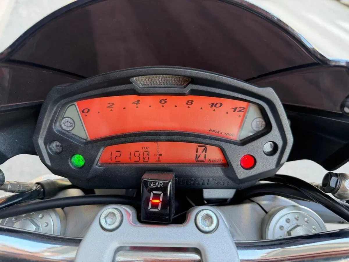 Ducati Monster 696 (2008 - 13) (12)
