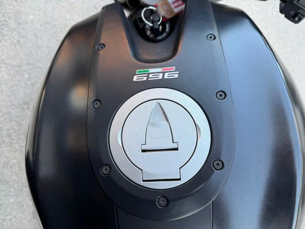 Ducati Monster 696 (2008 - 13) (14)