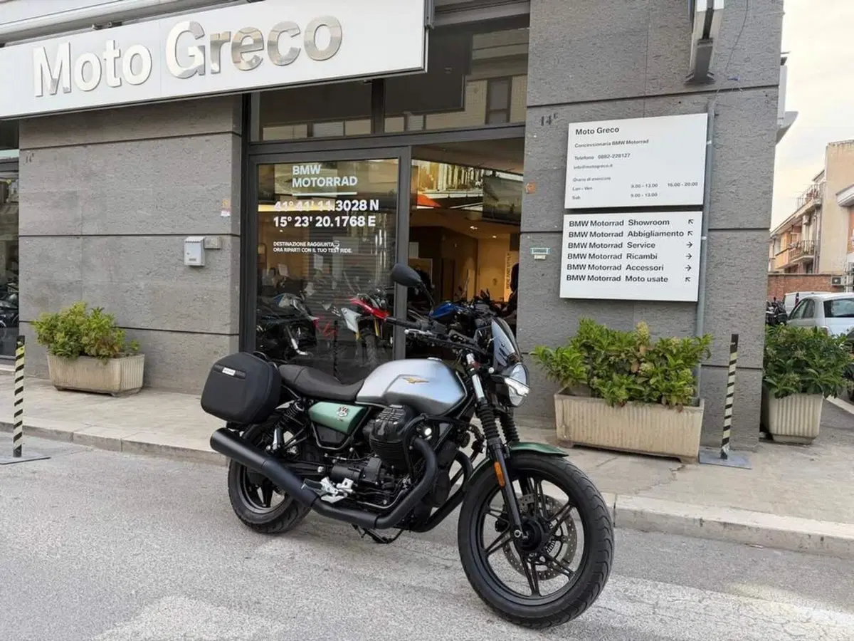 Moto Guzzi V7 Stone (2021 - 24)