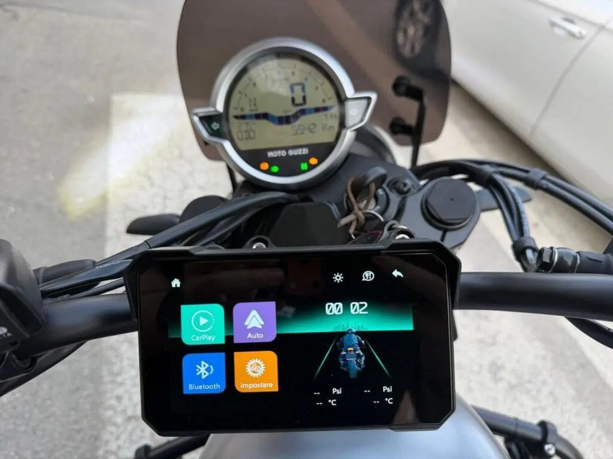 Moto Guzzi V7 Stone (2021 - 24) (12)