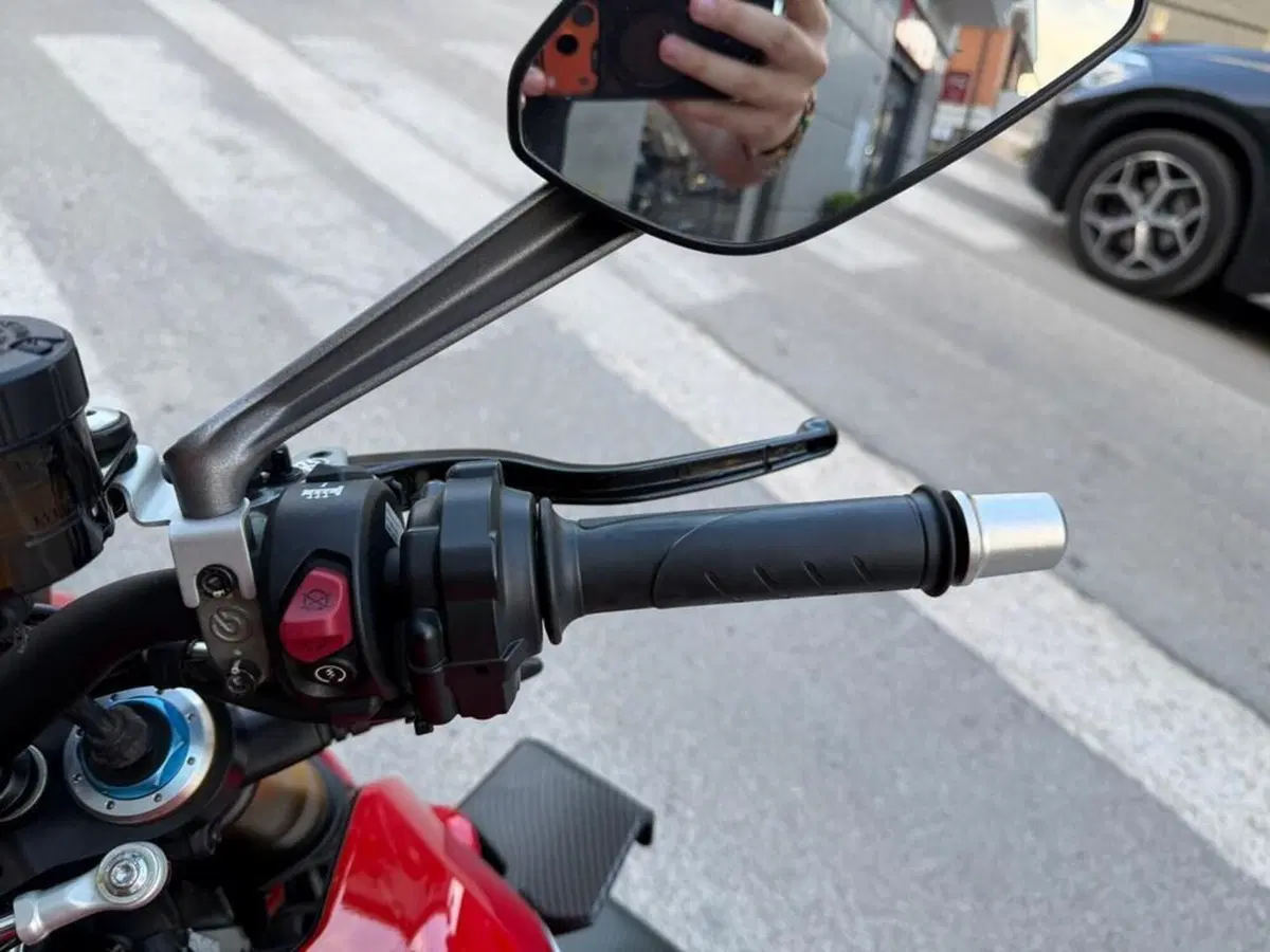 Ducati Streetfighter V4 1100 S (2021 - 22) (12)