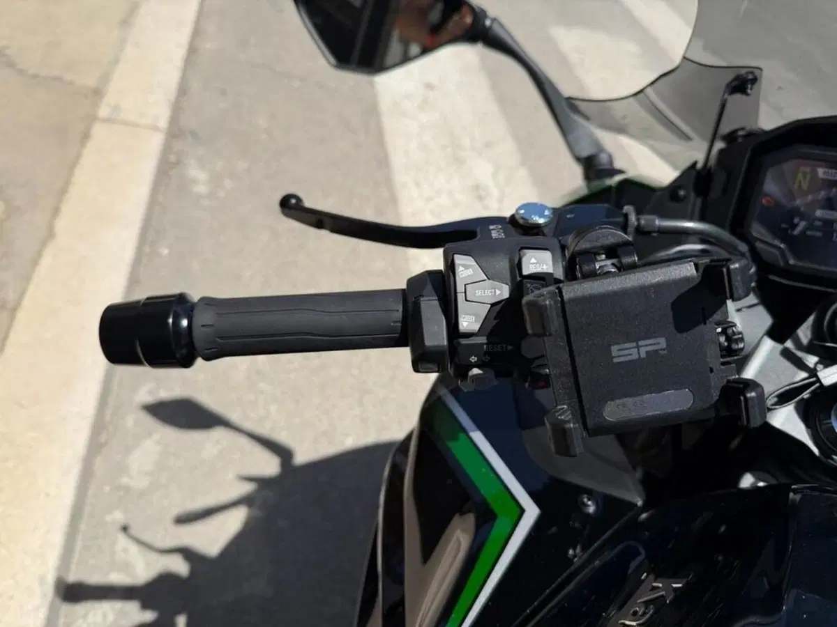Kawasaki Ninja 1000 SX Tourer (2021 - 24) (9)