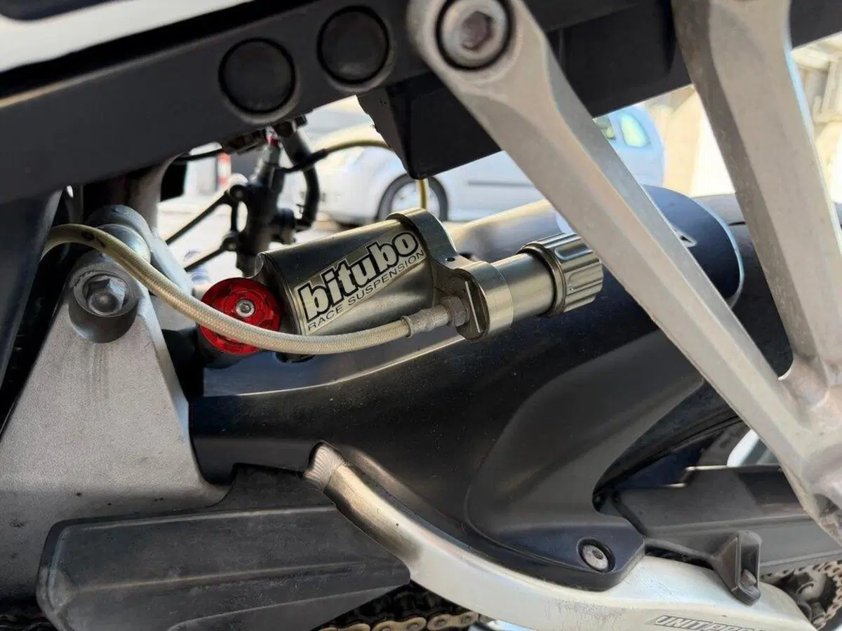 Honda CBR 1000 RR Fireblade (2004 - 05) (8)