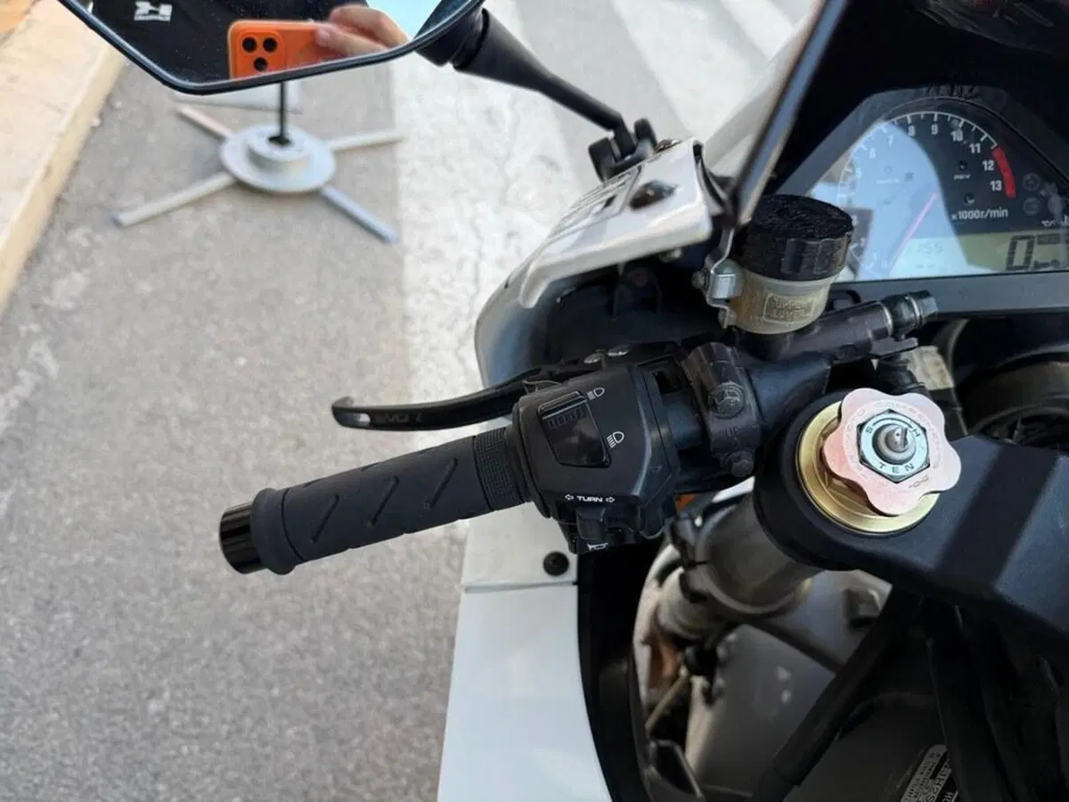 Honda CBR 1000 RR Fireblade (2004 - 05) (10)