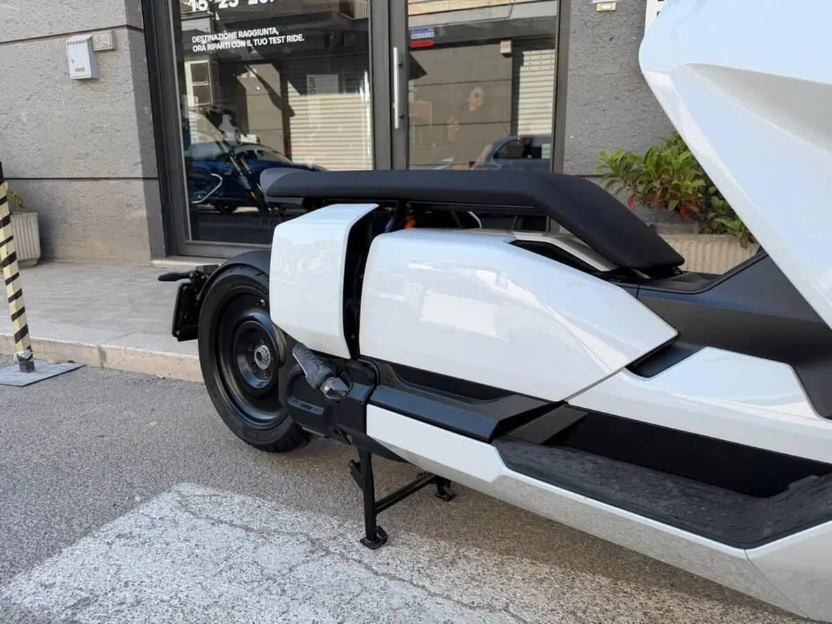 Bmw CE 04 (2021 - 25) (5)