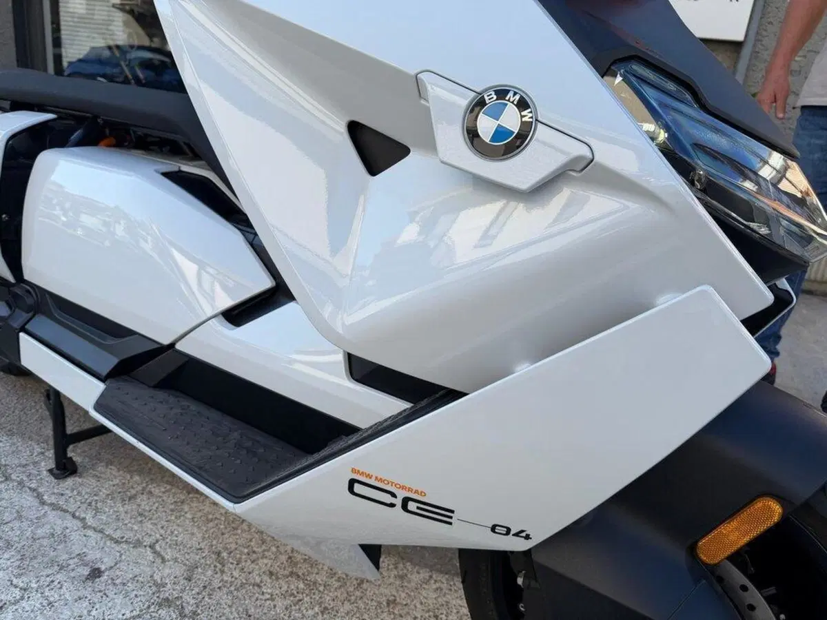 Bmw CE 04 (2021 - 25) (4)