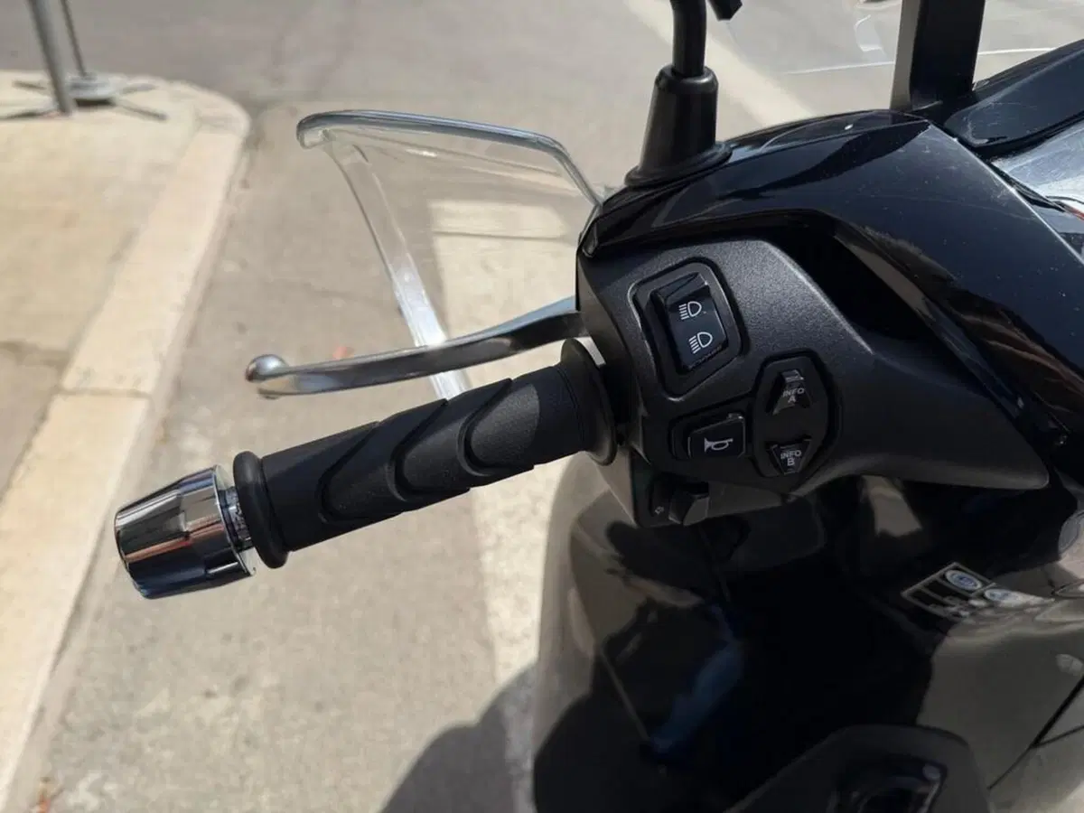Honda SH 350 (2021 - 24) (7)