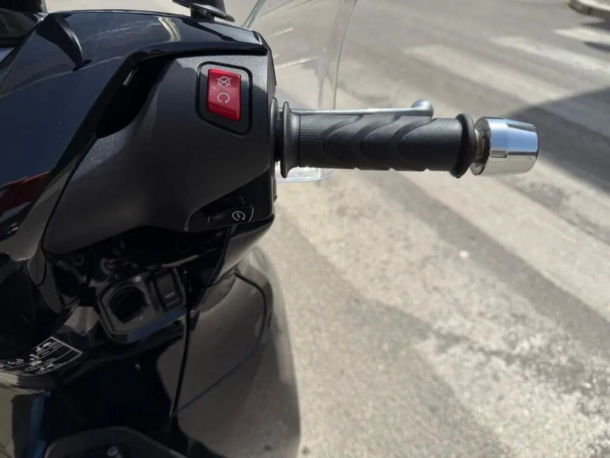 Honda SH 350 (2021 - 24) (9)