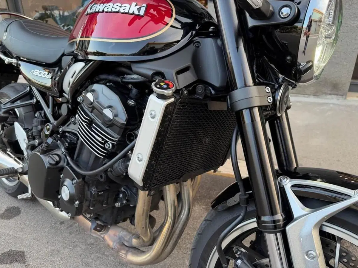 Kawasaki Z 900 RS (2022 - 25) (4)