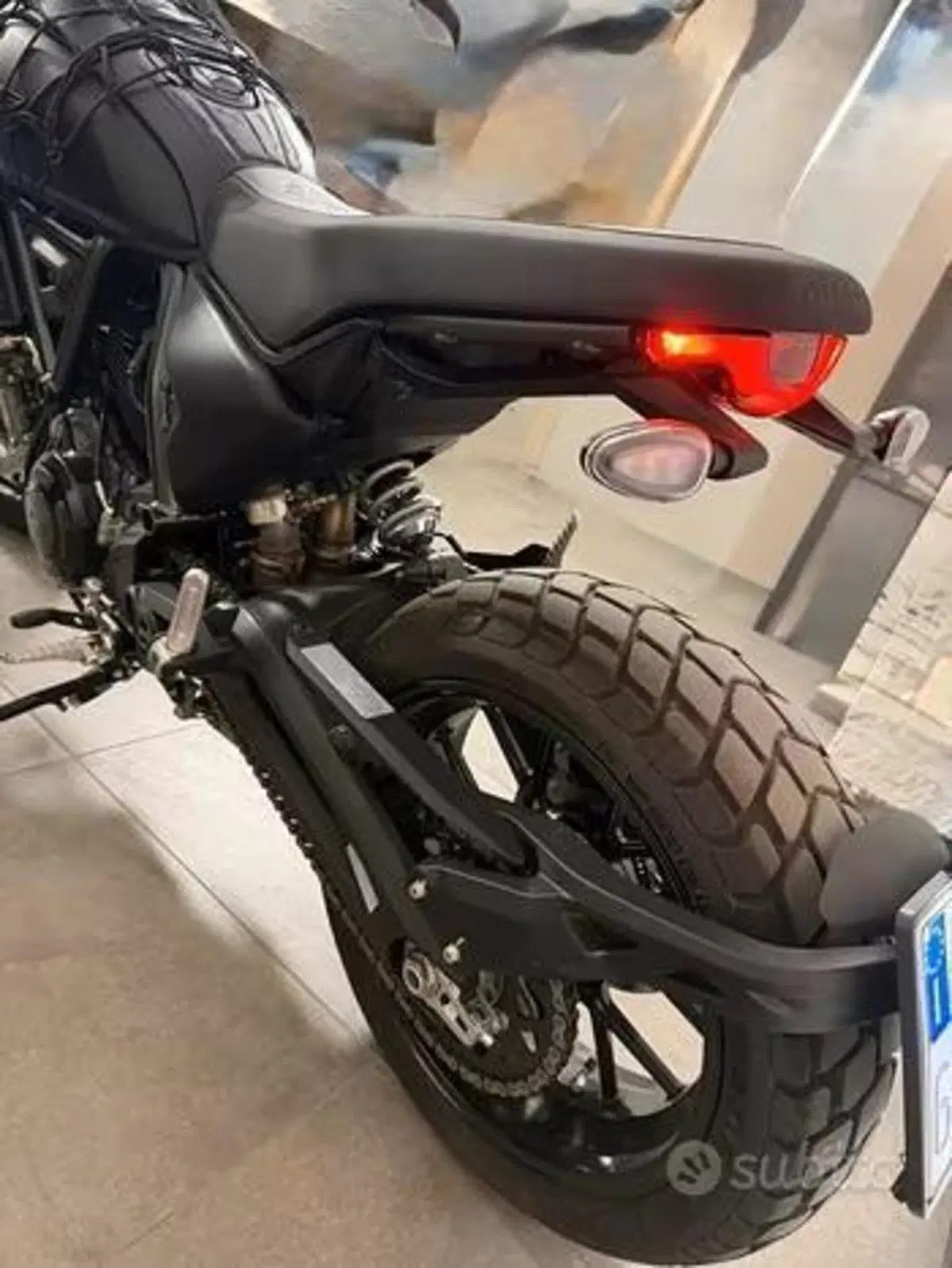 Ducati Scrambler 800 Icon Dark (2025 - 26) (4)