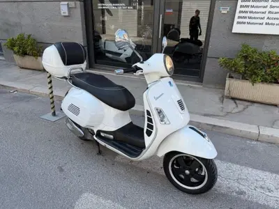 Vespa GTS 300 (2010 - 14) usata
