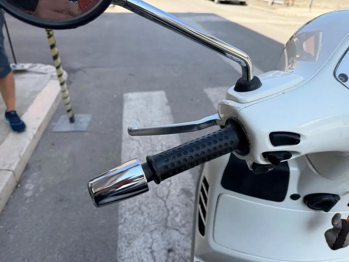 Vespa GTS 300 (2010 - 14) (6)
