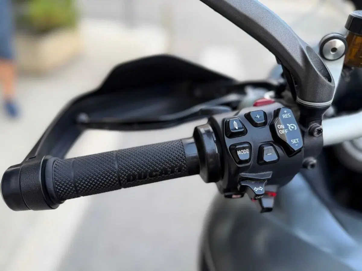 Ducati Multistrada V4 S (2021 - 24) (9)