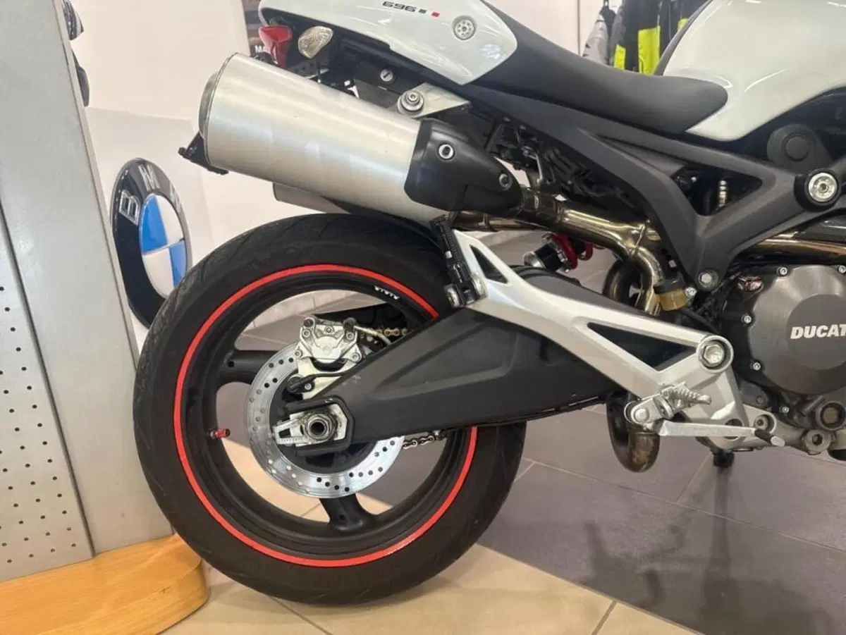 Ducati Monster 696 Plus (2007 - 14) (8)