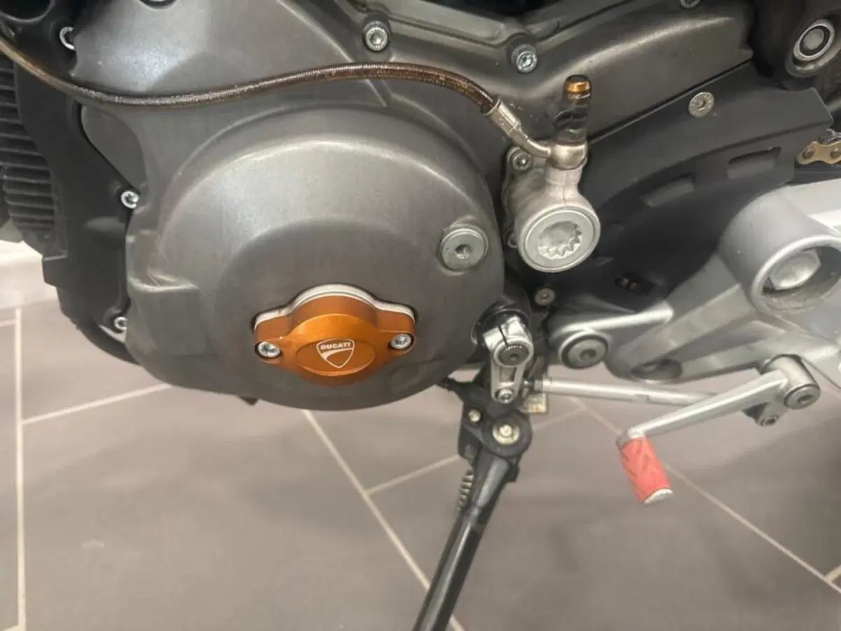 Ducati Monster 696 Plus (2007 - 14) (10)