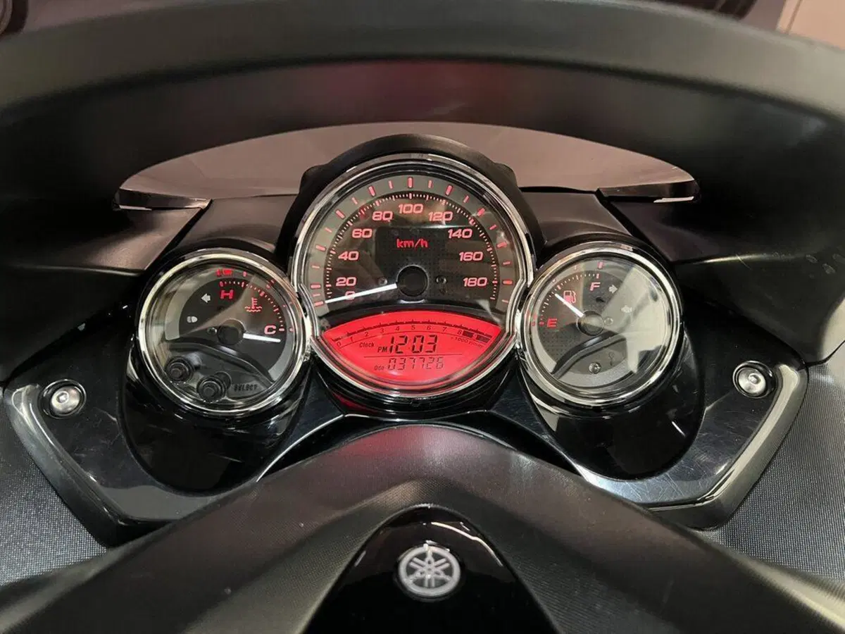 Yamaha T-Max 500 White Max (2010 - 11) (7)
