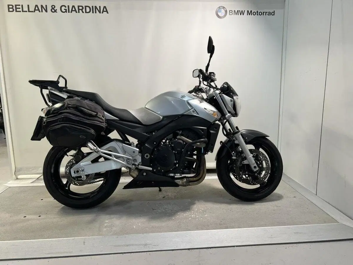 Suzuki GSR 600 (2006 - 11) (14)