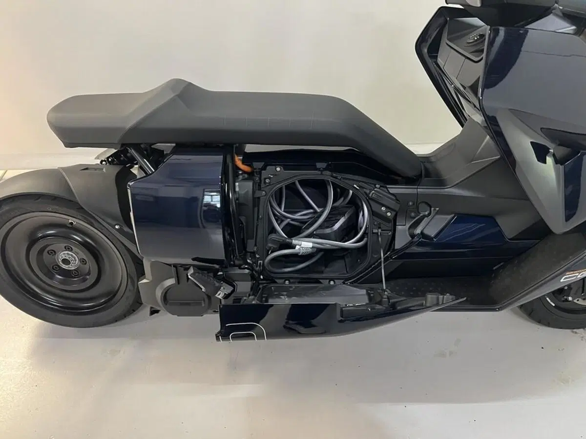 Bmw CE 04 (2021 - 25) (11)