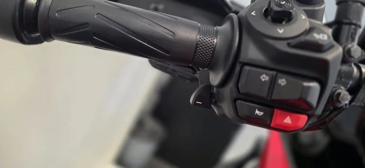 Yamaha Tracer 7 Y-AMT (2026) (4)