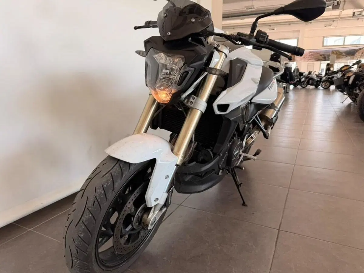 Bmw F 800 R (2015 - 16) (5)