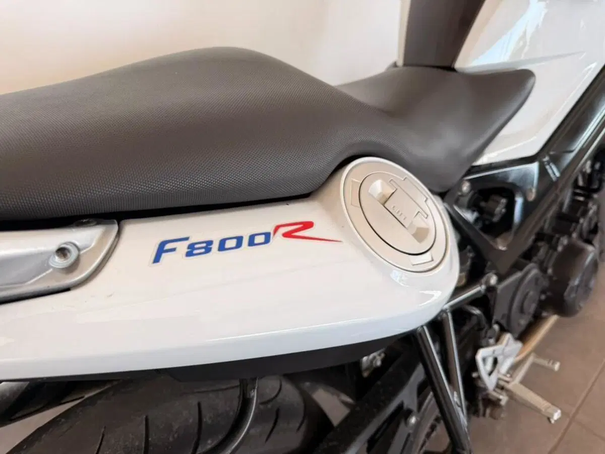 Bmw F 800 R (2015 - 16) (7)