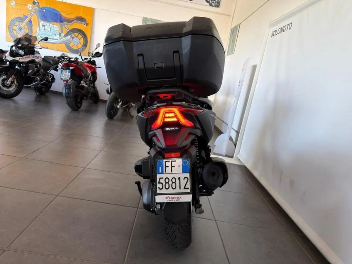 Honda Forza 350 (2022 - 24) (6)