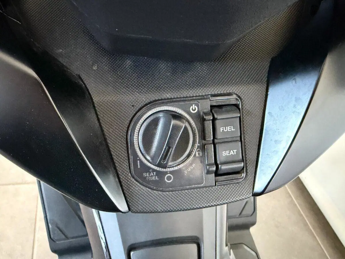 Honda Forza 350 (2022 - 24) (10)