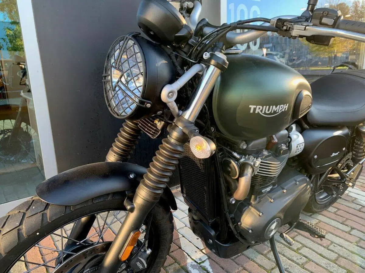 Triumph Street Scrambler 900 (2017 - 18) (3)