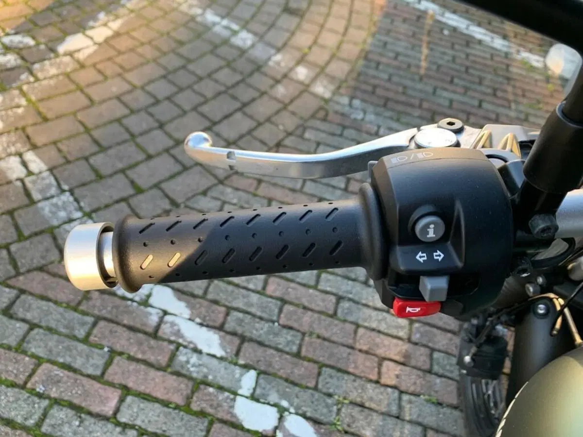 Triumph Street Scrambler 900 (2017 - 18) (2)