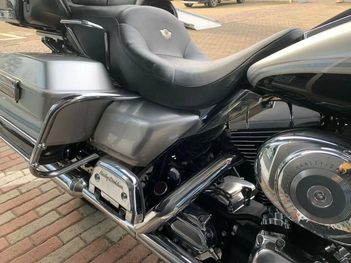 Harley-Davidson 1450 Electra Glide Ultra Classic (2003 - 05) - FLHTCUI (10)