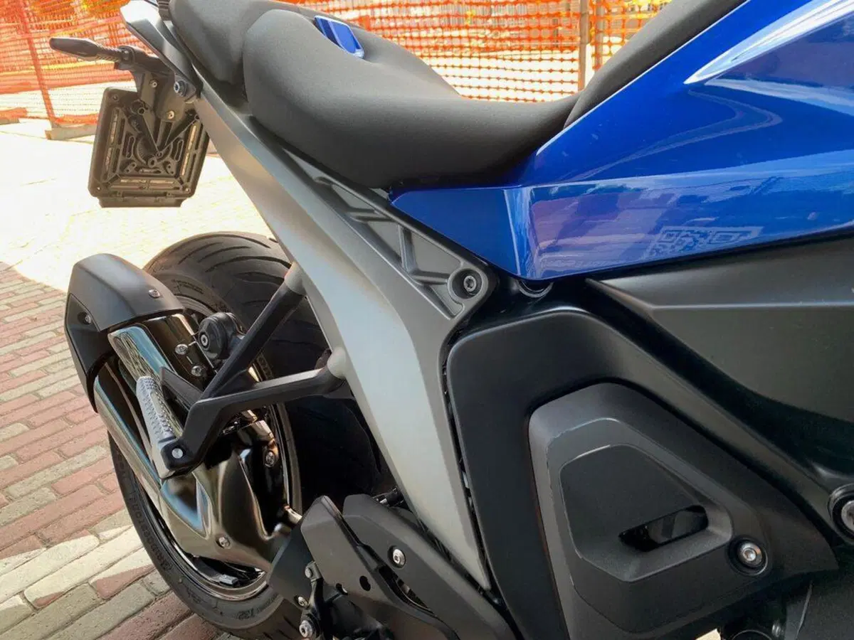 Bmw R 1300 R (2026 - 27) (7)