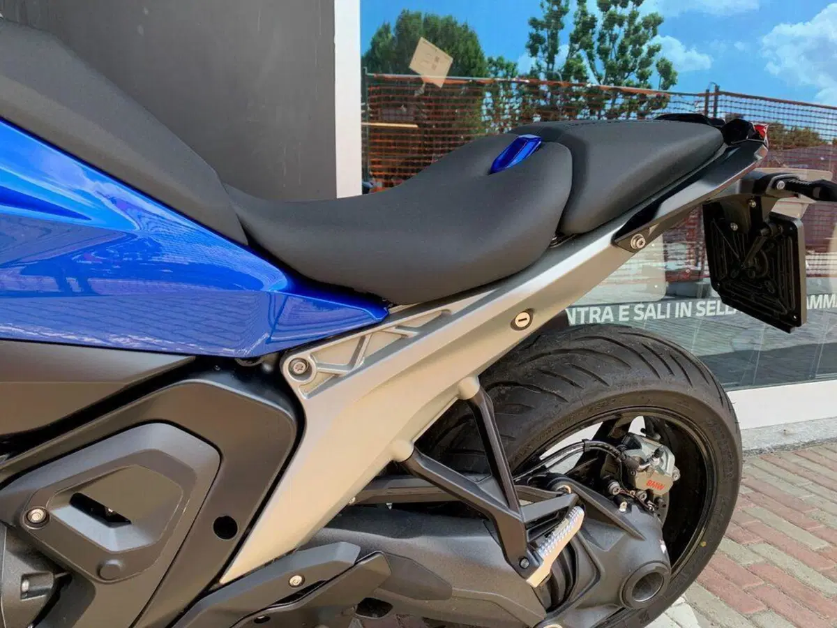 Bmw R 1300 R (2026 - 27) (3)