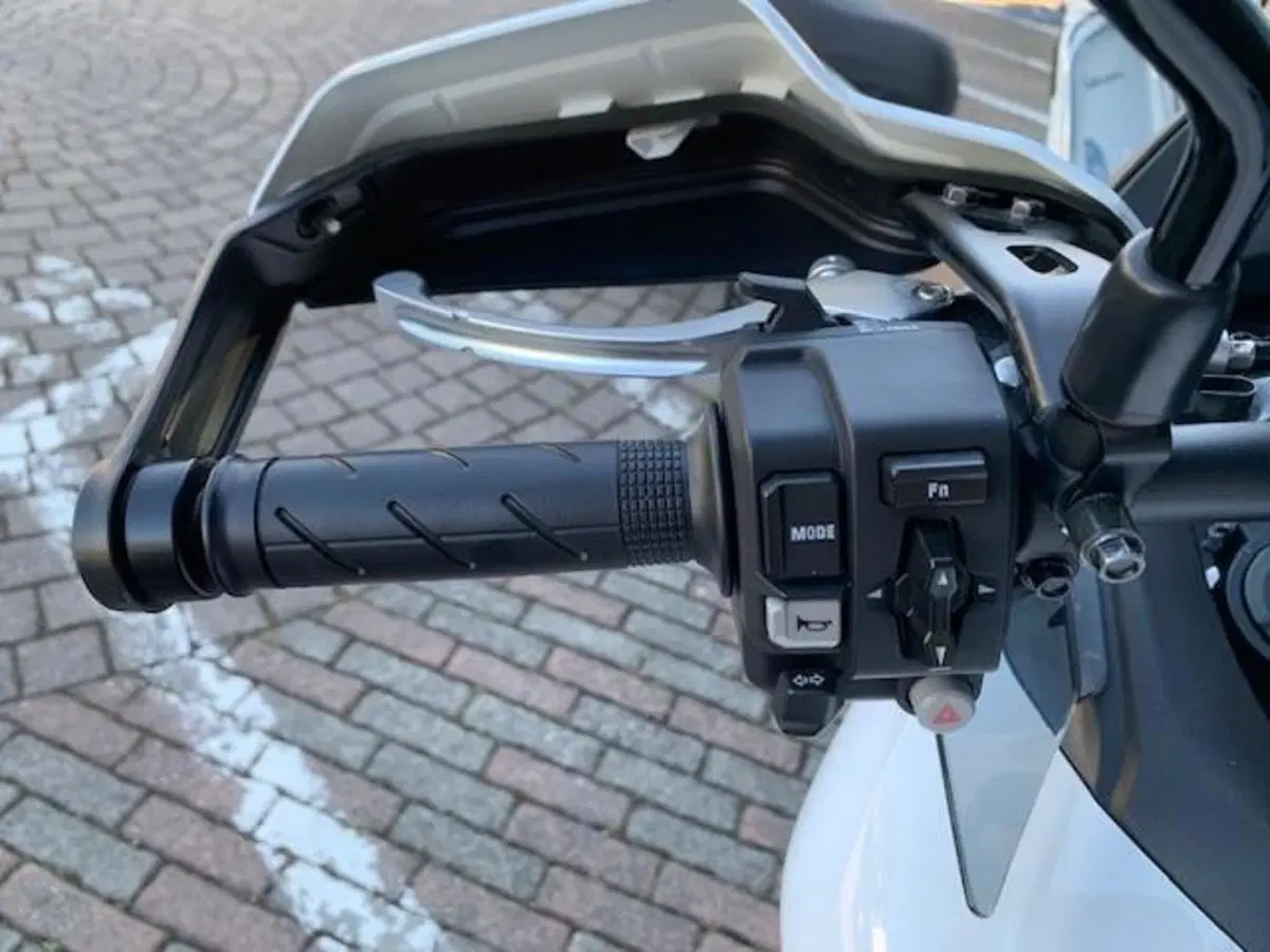 Honda Transalp XL750 (2023 - 24) (8)