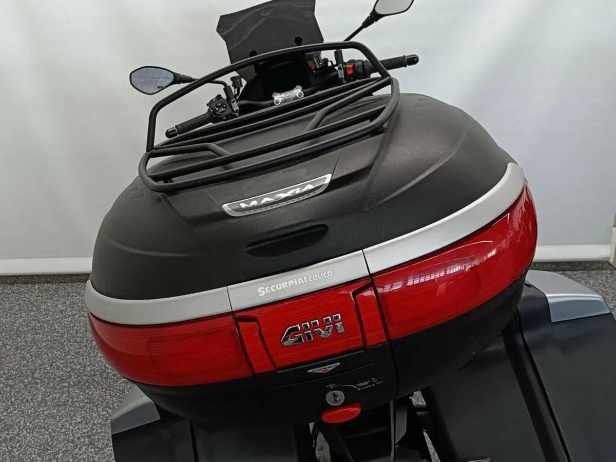 Moto Guzzi V100 Mandello S (2022 - 24) (5)