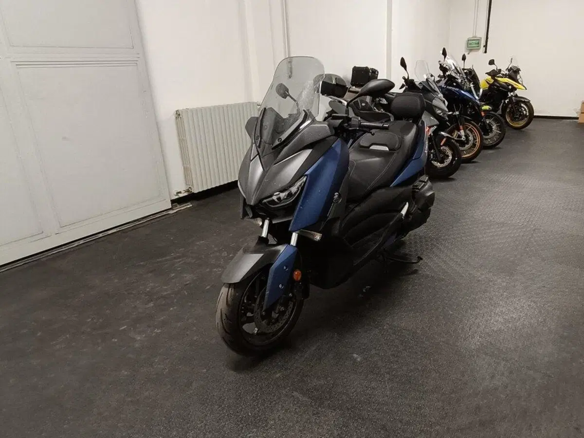 Yamaha X-Max 400 Iron Max (2019 - 20) (2)