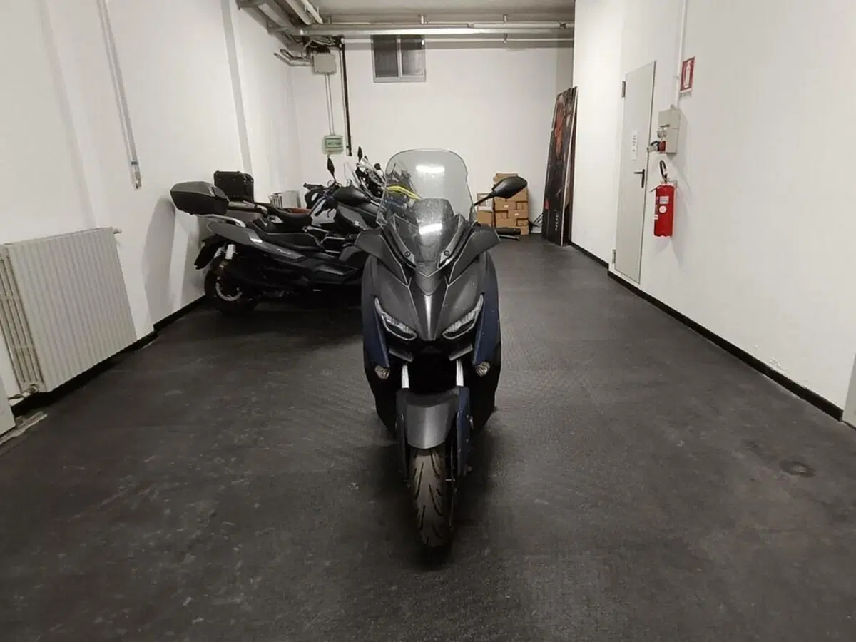 Yamaha X-Max 400 Iron Max (2019 - 20) (3)