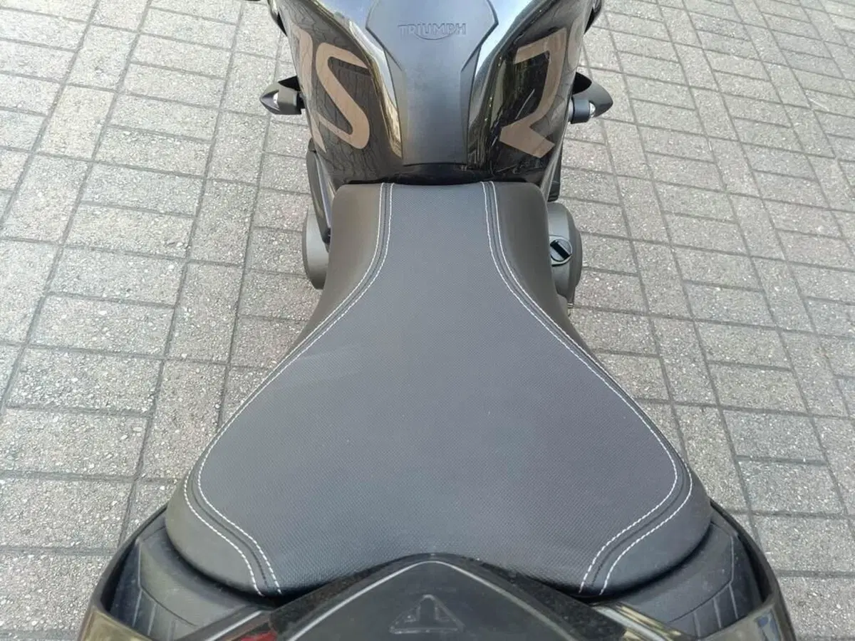 Triumph Street Triple RS (2020 - 22) (10)