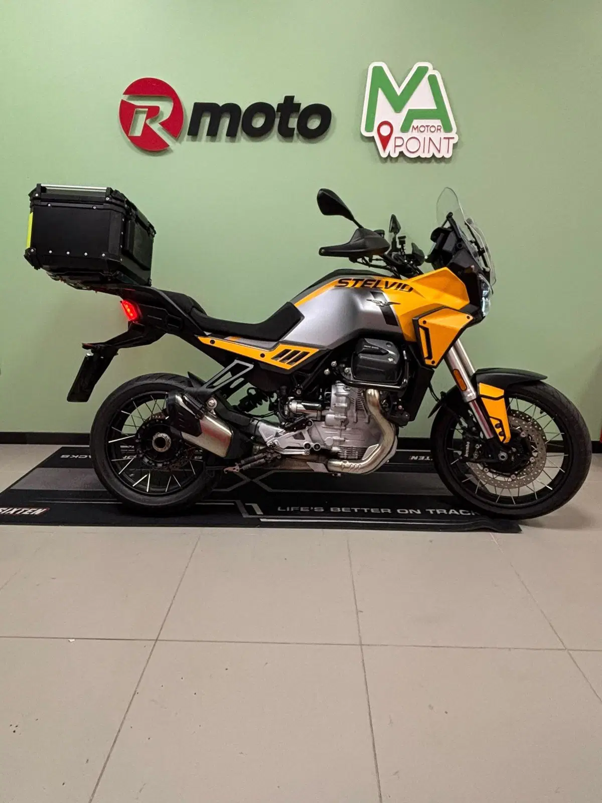 Moto Guzzi Stelvio (2024 - 26)
