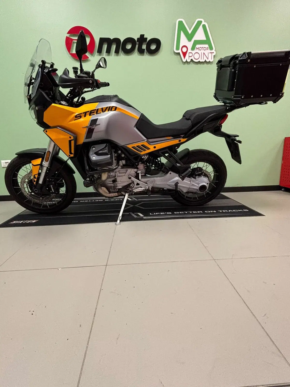 Moto Guzzi Stelvio (2024 - 26) (2)
