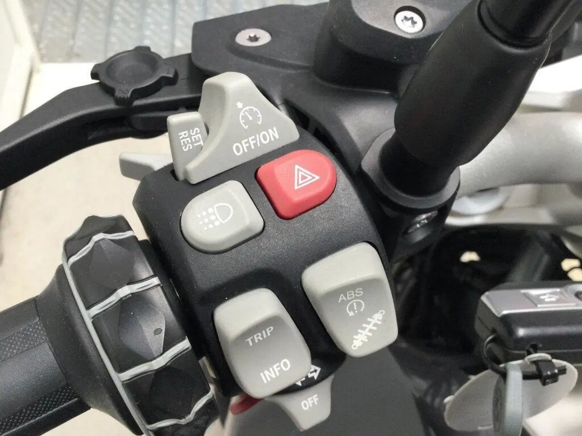 Bmw R 1200 R (2011 - 14) (10)