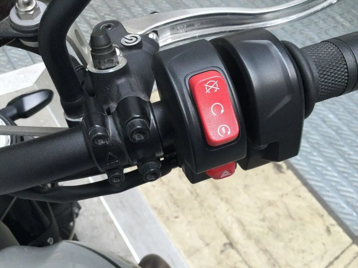Triumph Scrambler 1200 X (2024 - 26) (14)