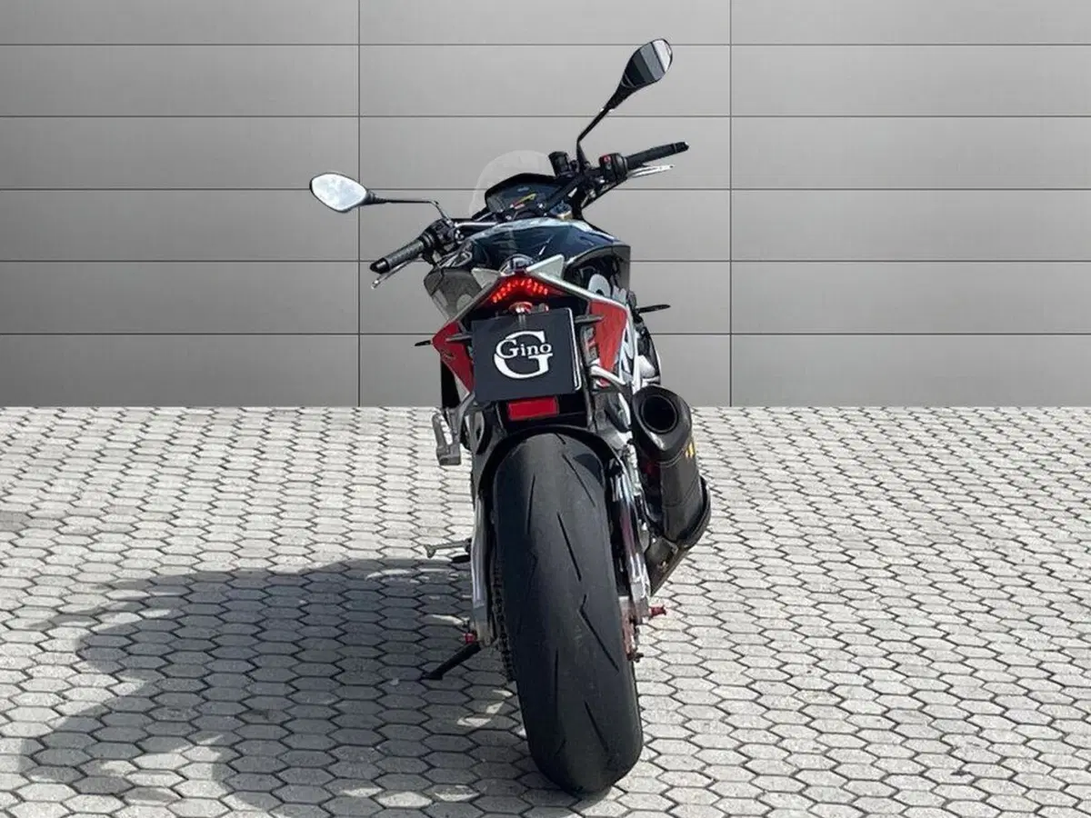 Aprilia Tuono V4 Factory (2017 - 18) (7)
