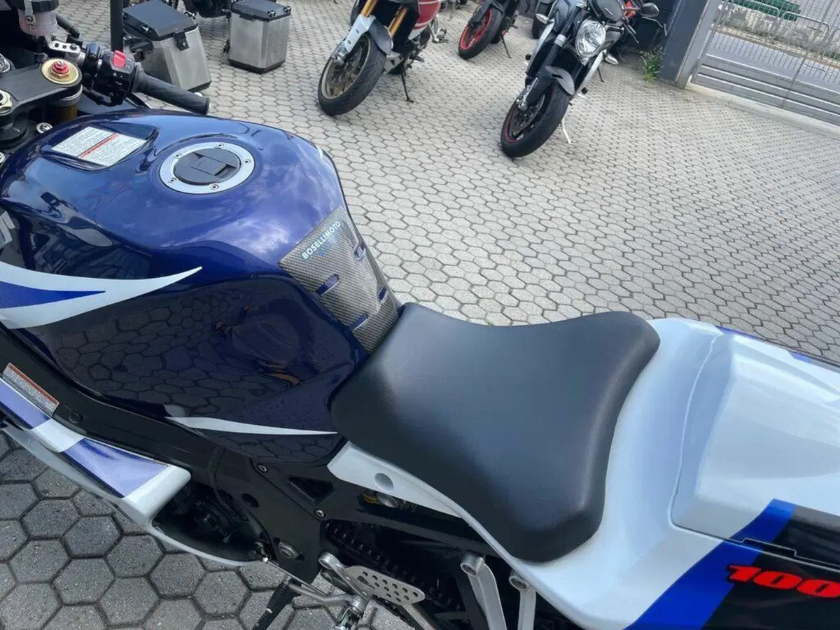 Suzuki GSX 1300 R Hayabusa (1999 - 06) (5)