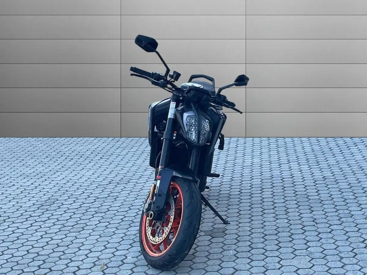 KTM 890 Duke R (2021) (3)