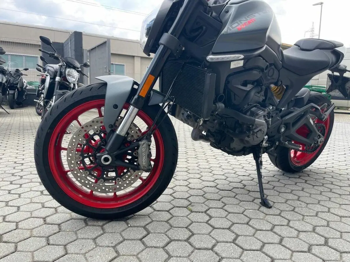 Ducati Monster 937 (2021 - 25) (4)