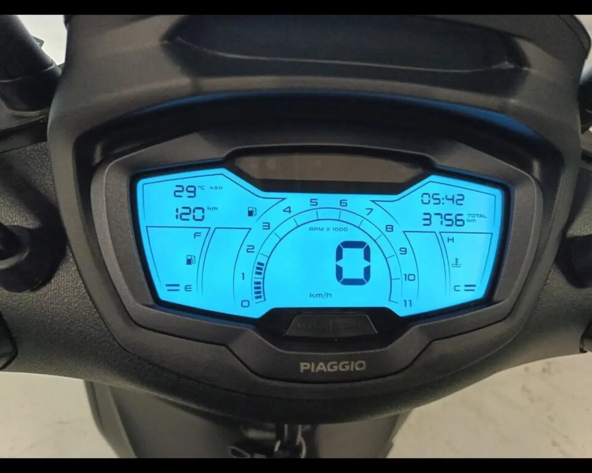 Piaggio Beverly 310 S (2025 - 26) (10)