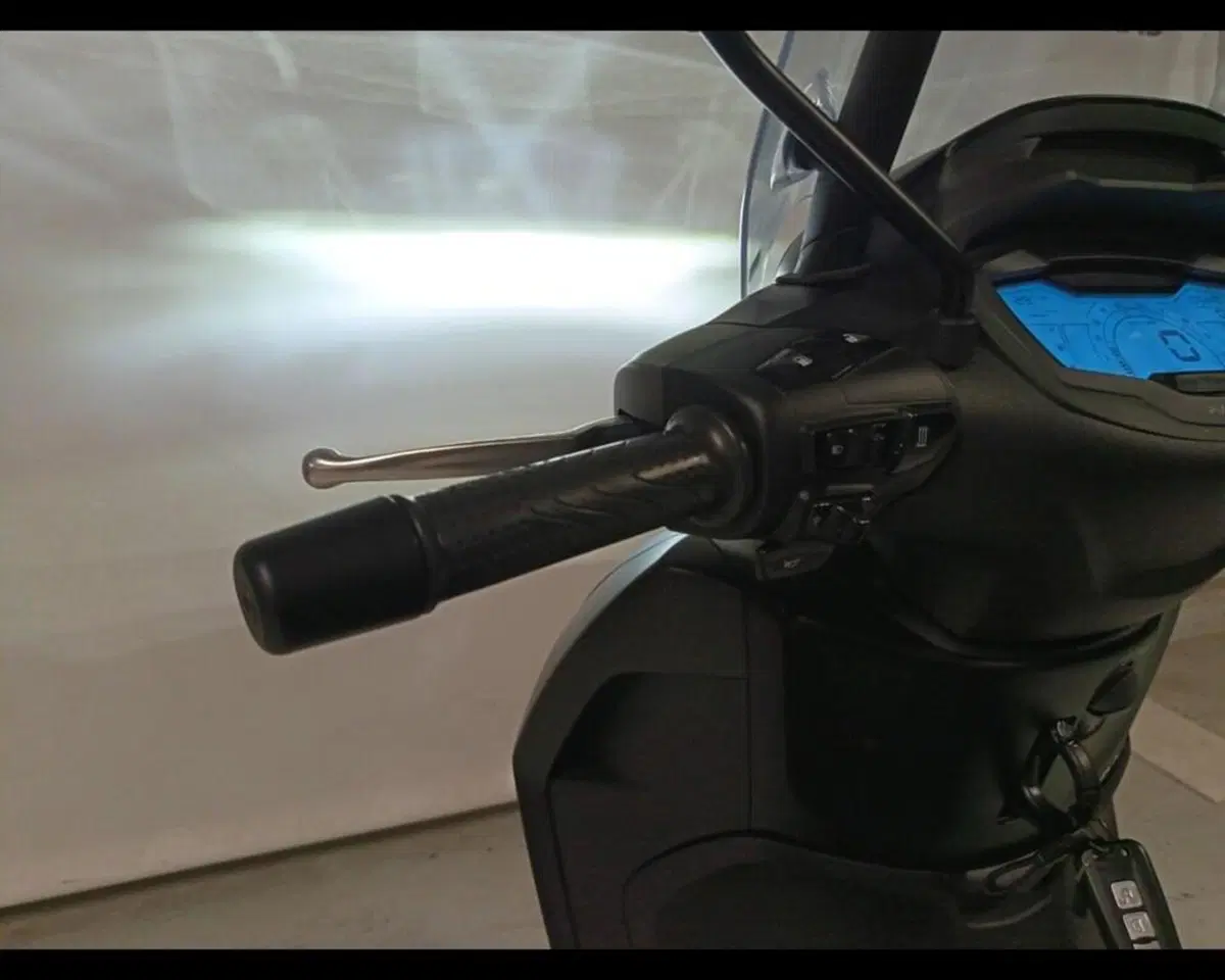 Piaggio Beverly 310 S (2025 - 26) (11)