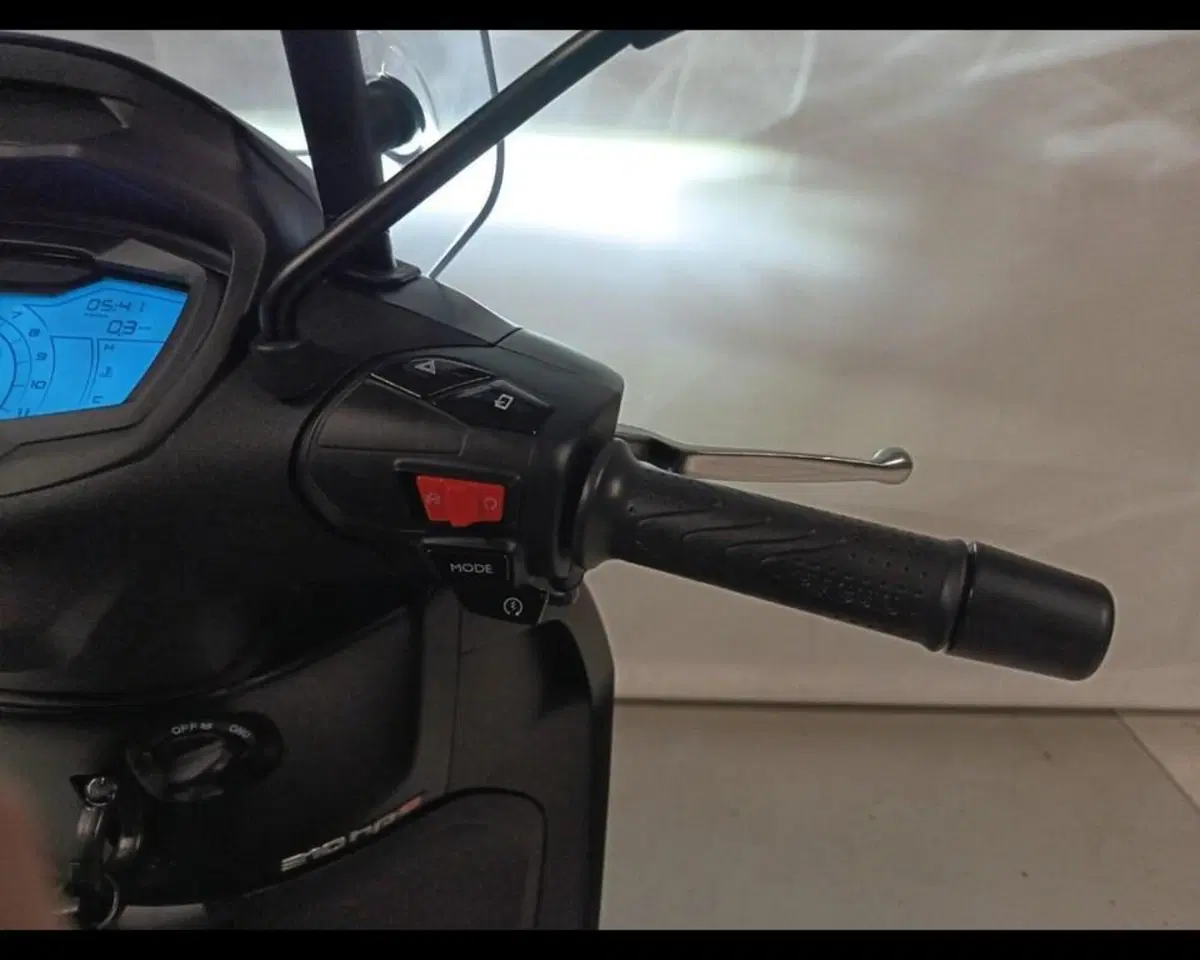 Piaggio Beverly 310 S (2025 - 26) (12)
